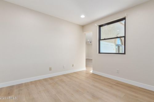 3835 Ahwatukee Dr, Phoenix AZ 85044-2033 exterior