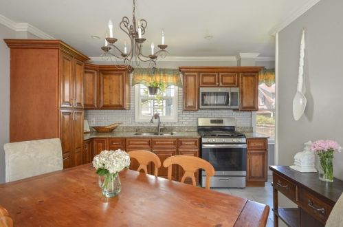 70 Spruce St, New Bedford MA 02740-5305 exterior