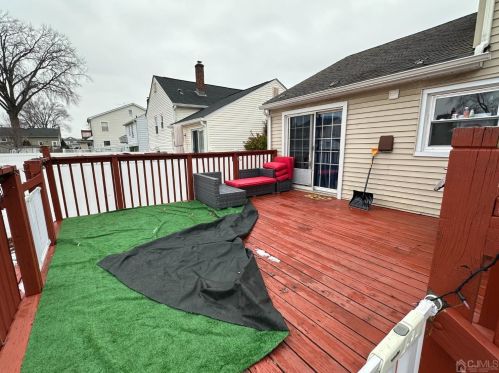 25 Fillmore Ave, Carteret NJ  07008-2238 exterior