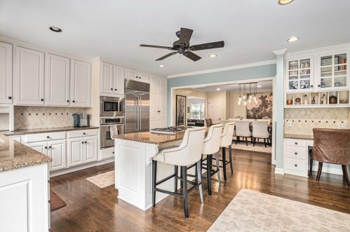 230 Broadland Rd, Atlanta GA 30327-3216 exterior