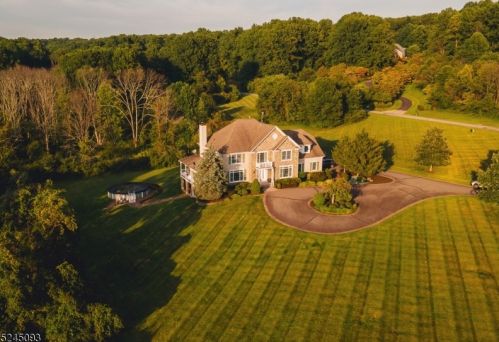 3 Hunter Ln, Milford, NJ 08848-2123