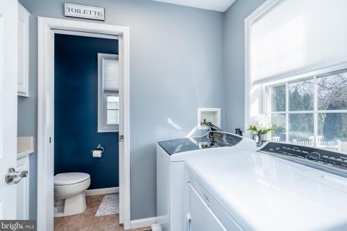 26 Sussex Dr, Carlisle PA 17013-1792 exterior