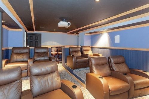 90 Countryside Ln, Milton MA 02186-4435 exterior