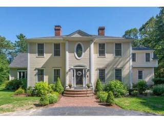 17 Arrowhead Dr, Hingham MA  02061-2398 exterior