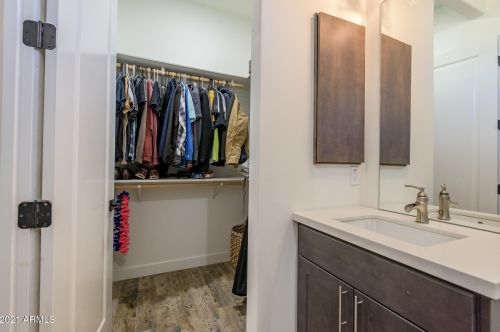 35205 3rd Ave, Phoenix AZ 85027-5908 exterior