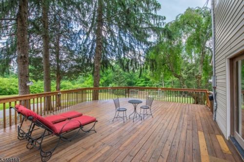 440 Stonetown Rd, Skyline Lakes NJ  07456-1200 exterior