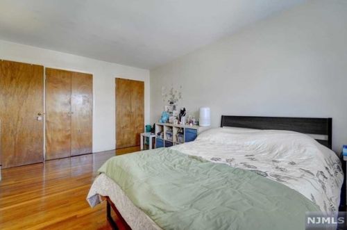 118 Sussex St, East Newark NJ 07029-2122 exterior