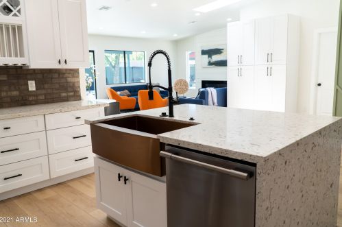 3307 43rd Pl, Phoenix AZ  85018-6422 exterior