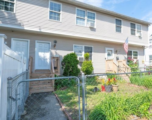 140 Oxford St, Lawrence, MA 01841-4336