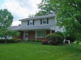 469 Crestview Dr, Lancaster, OH 43130-8702