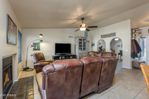 10602 42nd St, Phoenix AZ 85050-3376 exterior