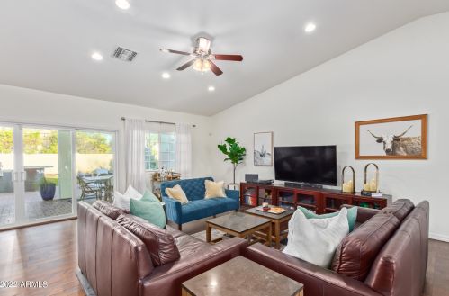 3819 41 Pl, Phoenix AZ 85044-1331 exterior