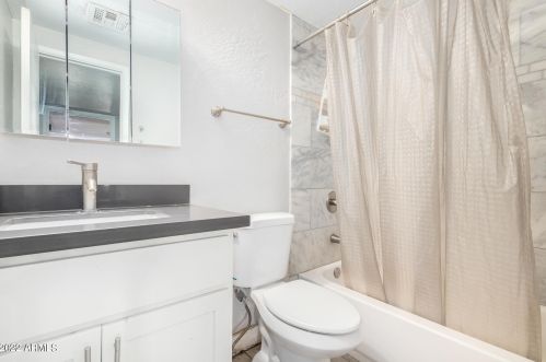 6340 Berkeley Rd, Phoenix AZ 85035-4620 exterior