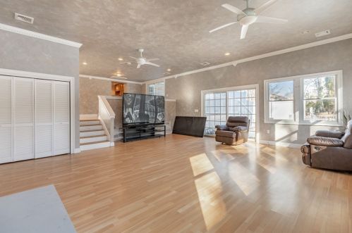 24 Harvey Ln, Whitman MA 02382-1948 exterior