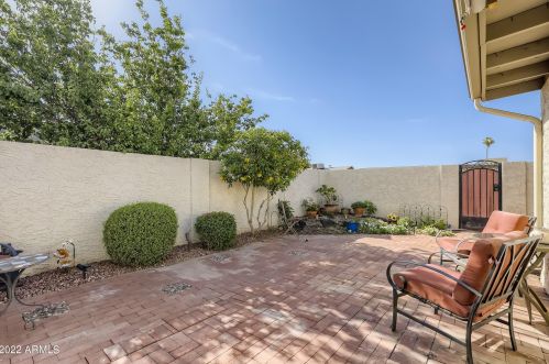 2916 Altadena Ave, Phoenix AZ 85029-3403 exterior