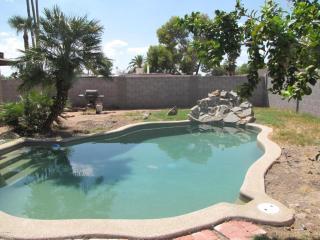 3724 Mercer Ln, Phoenix, AZ 85028-3434