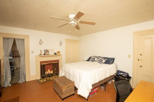 56 Foster St, New Bedford MA 02740-6677 exterior