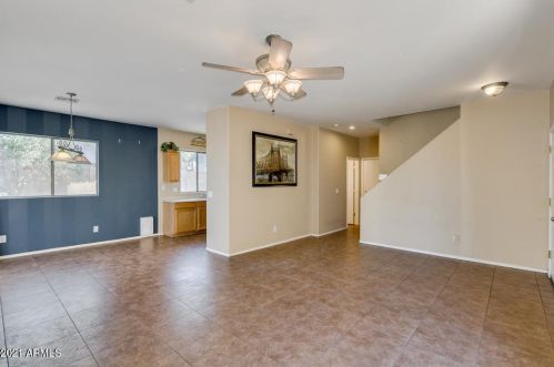 1412 Dunbar Dr, Phoenix AZ 85041-6113 exterior