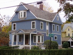 1093 Walnut St, Newton, MA 02461-1259