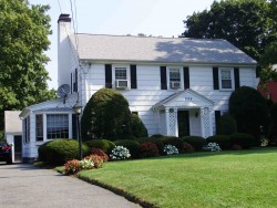 355 Crafts St, Newton, MA 02460-1116