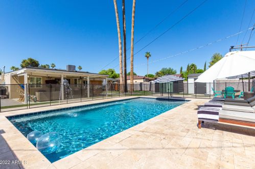 4231 Catalina Dr, Phoenix AZ 85031-3726 exterior