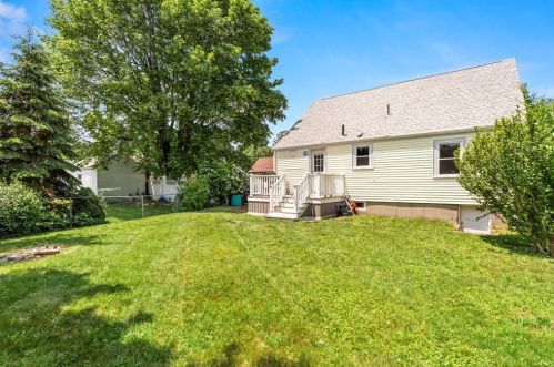 11 Grace Rd, Quincy MA 02169-3922 exterior