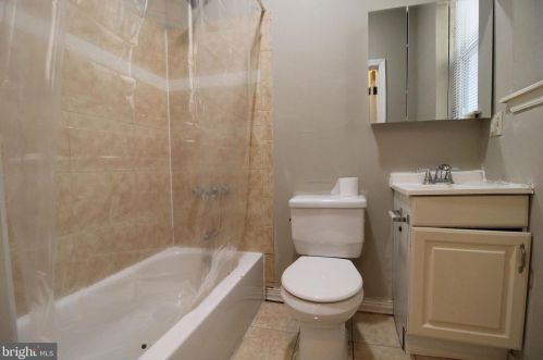 2249 16 St, Philadelphia PA 19132-4402 exterior