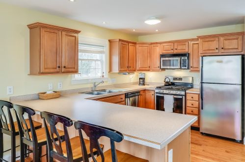 20 Locust Rd, Eastham MA 02642-2460 exterior