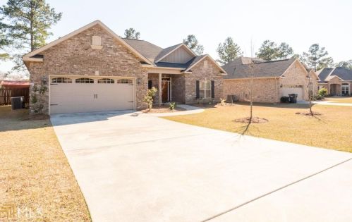 303 Armadale Dr, Kathleen, GA 31047-2902