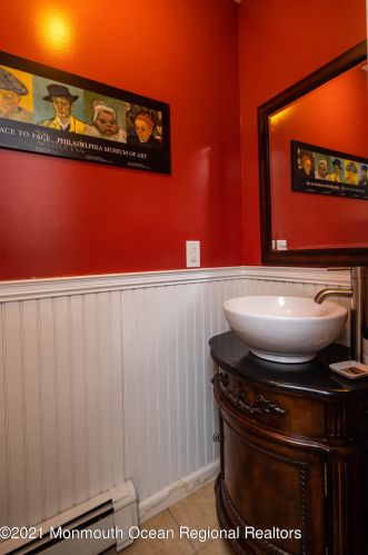 118 Tower Hl Dr, Tinton Falls NJ 07701-2400 exterior