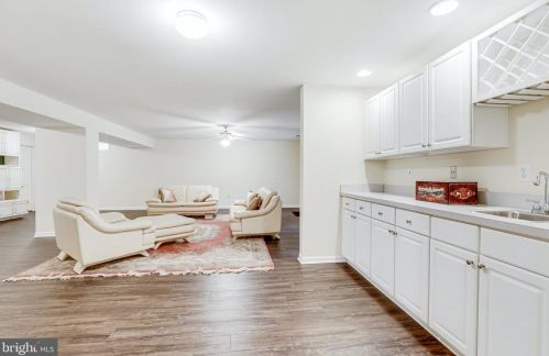 5424 Wooded Way, Columbia MD 21044-5722 exterior