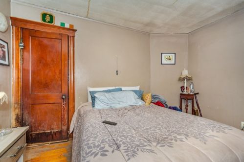 57 Gledhill Ave, Everett MA 02149-4049 exterior