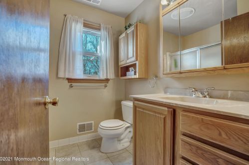 11 Red Cedar Ct, Jackson Twp NJ 08527-1351 exterior