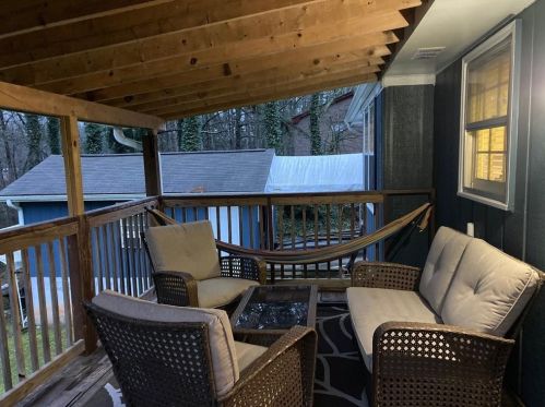 1345 Earle Ct, Conyers GA exterior