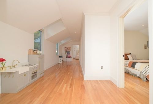 885 Randolph St, Canton MA 02021-1365 exterior