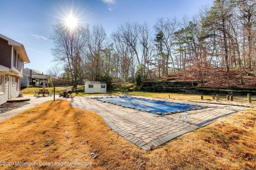 82 Buckingham Dr, Jackson Twp NJ 08527-2640 exterior