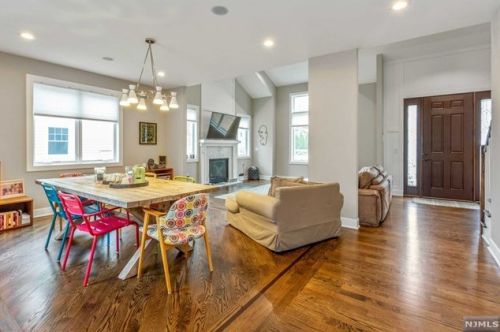 274 Brookside Ave, Cresskill NJ  07626-1132 exterior