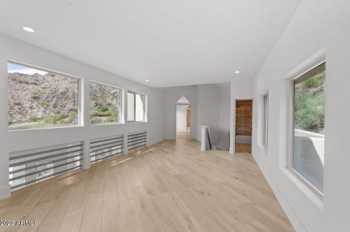 1825 Cinnabar Ave, Phoenix AZ  85020-1916 exterior