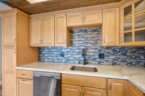 1973 Placer Dr, San Leandro CA  94578-1336 exterior