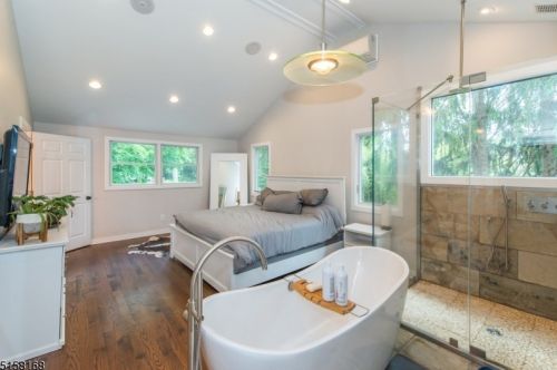 440 Stonetown Rd, Skyline Lakes NJ  07456-1200 exterior