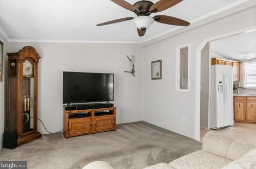 112 Cardinal Ave, West Deptford NJ  08051-1385 exterior