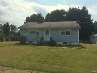 90 Locke Hts Rd, Bangor PA  18013-9626 exterior