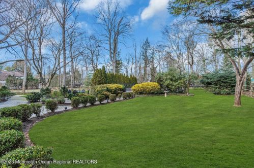 130 Rumson Pl, Little Silver NJ  07739-1044 exterior