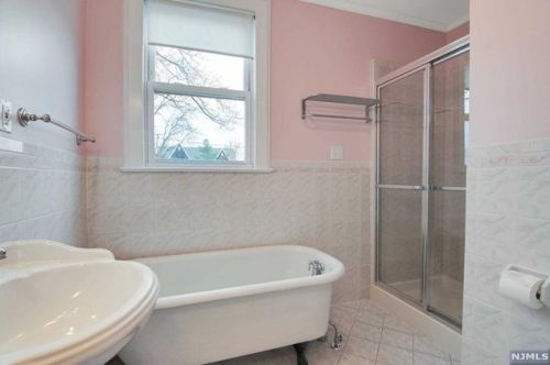 16 Argyle Pl, Kearny NJ 07032-2705 exterior