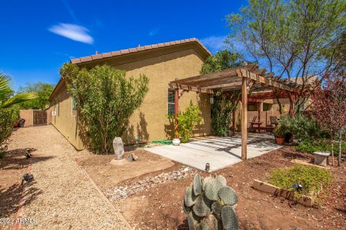 6715 37 Dr, Phoenix AZ 85053-3749 exterior