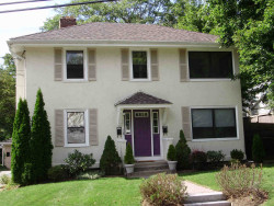 57 Rowe St, Newton, MA 02466-1524