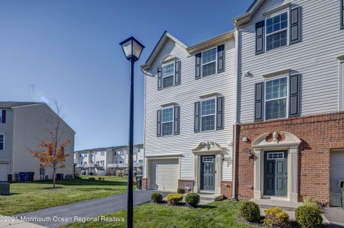 87 Kyle Dr, Tinton Falls, NJ 07712-7535