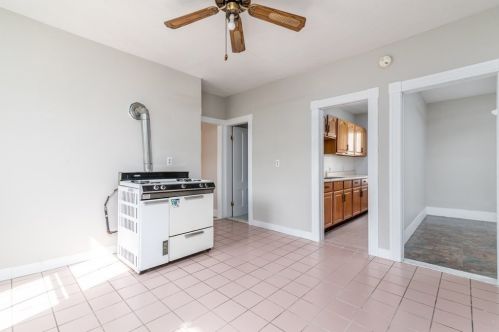 21 Whipple St, Worcester MA 01607-1339 exterior