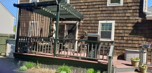 1562 Sassaquin Ave, New Bedford MA 02745-2328 exterior