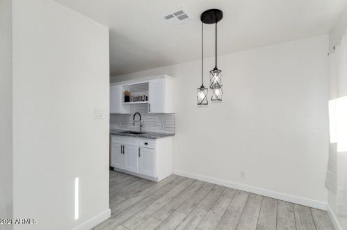 2217 28th Pl, Phoenix AZ  85008-2809 exterior